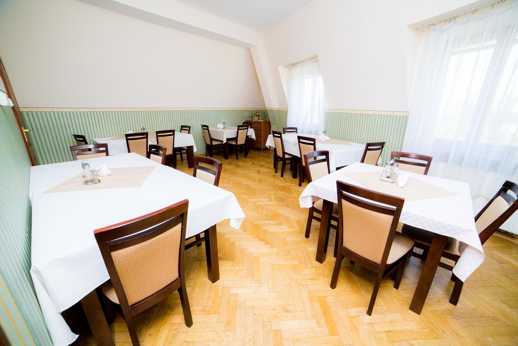 Zajazd Polonez Rzeszów Exteriör bild
